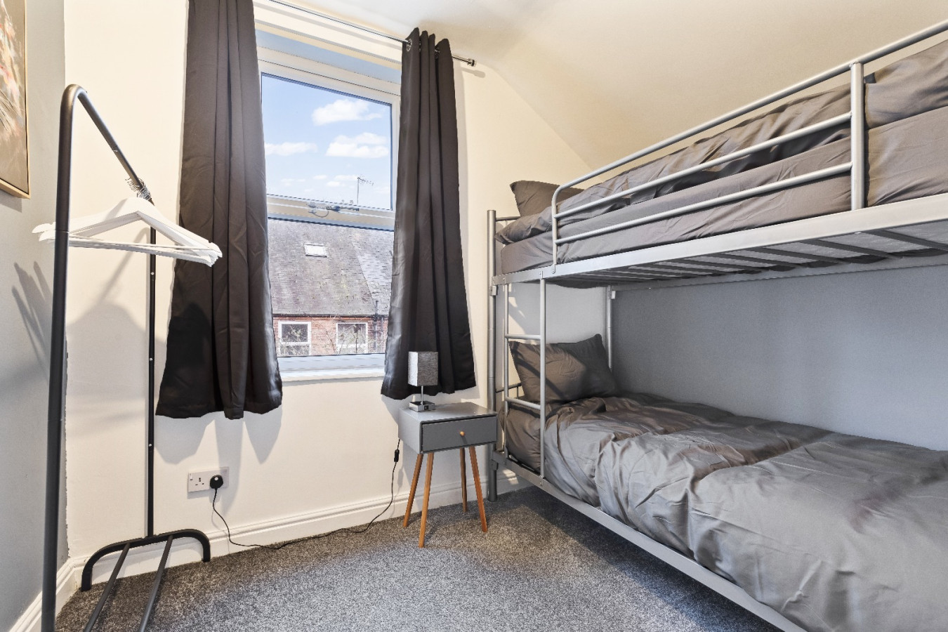 City Centre House, Free Parking, Sleeps up to 13 in Radford Blvd, Radford, Nottingham NG7 3BS, UK - Property image 23 - VivreStays