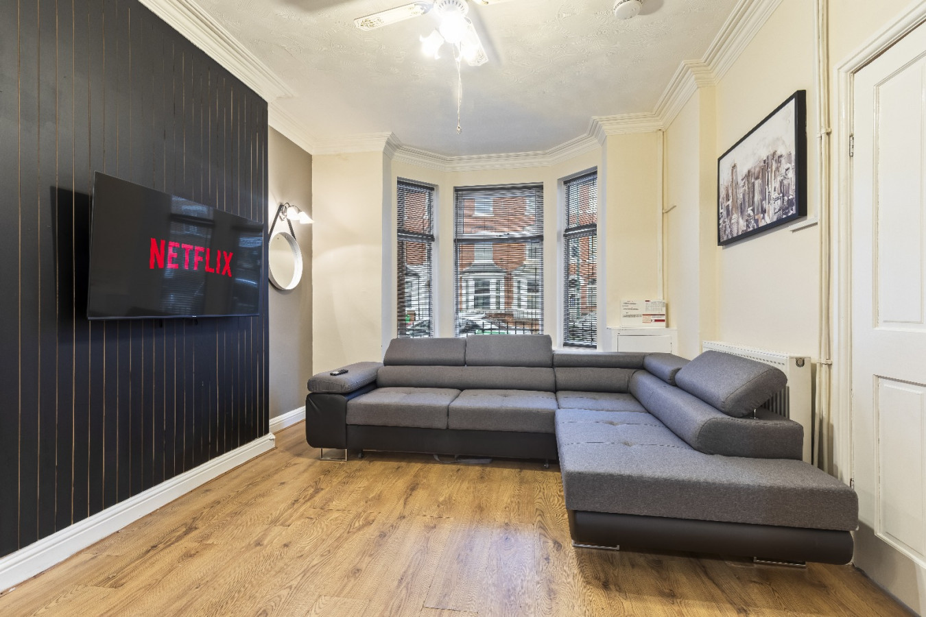 City Centre House, Free Parking, Sleeps up to 13 in Radford Blvd, Radford, Nottingham NG7 3BS, UK - Property image 2 - VivreStays