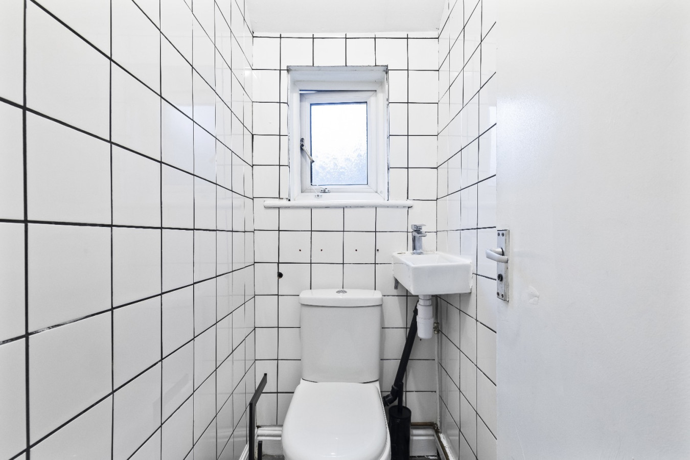 City Centre House, Free Parking, Sleeps up to 13 in Radford Blvd, Radford, Nottingham NG7 3BS, UK - Property image 17 - VivreStays