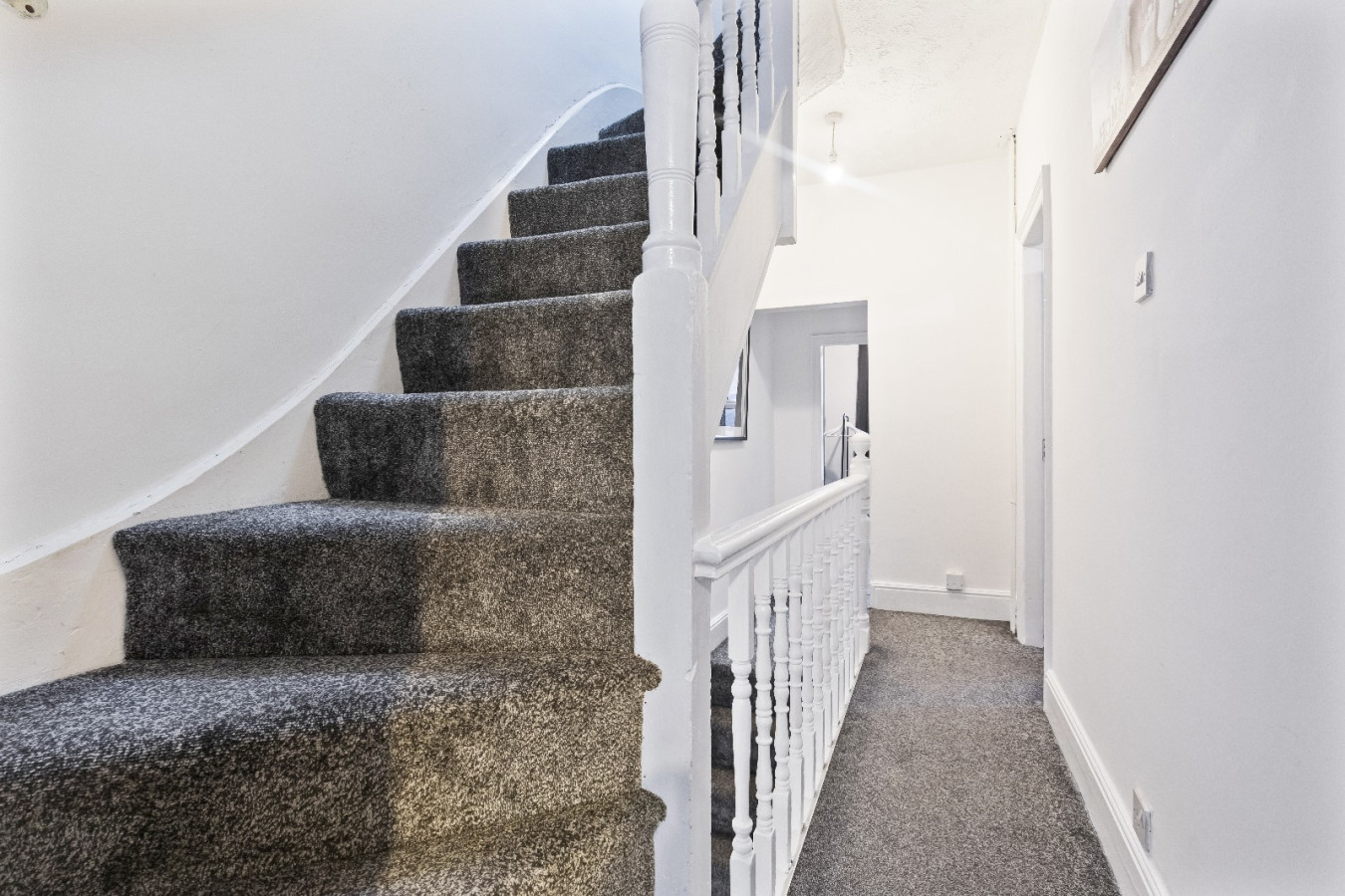 City Centre House, Free Parking, Sleeps up to 13 in Radford Blvd, Radford, Nottingham NG7 3BS, UK - Property image 29 - VivreStays