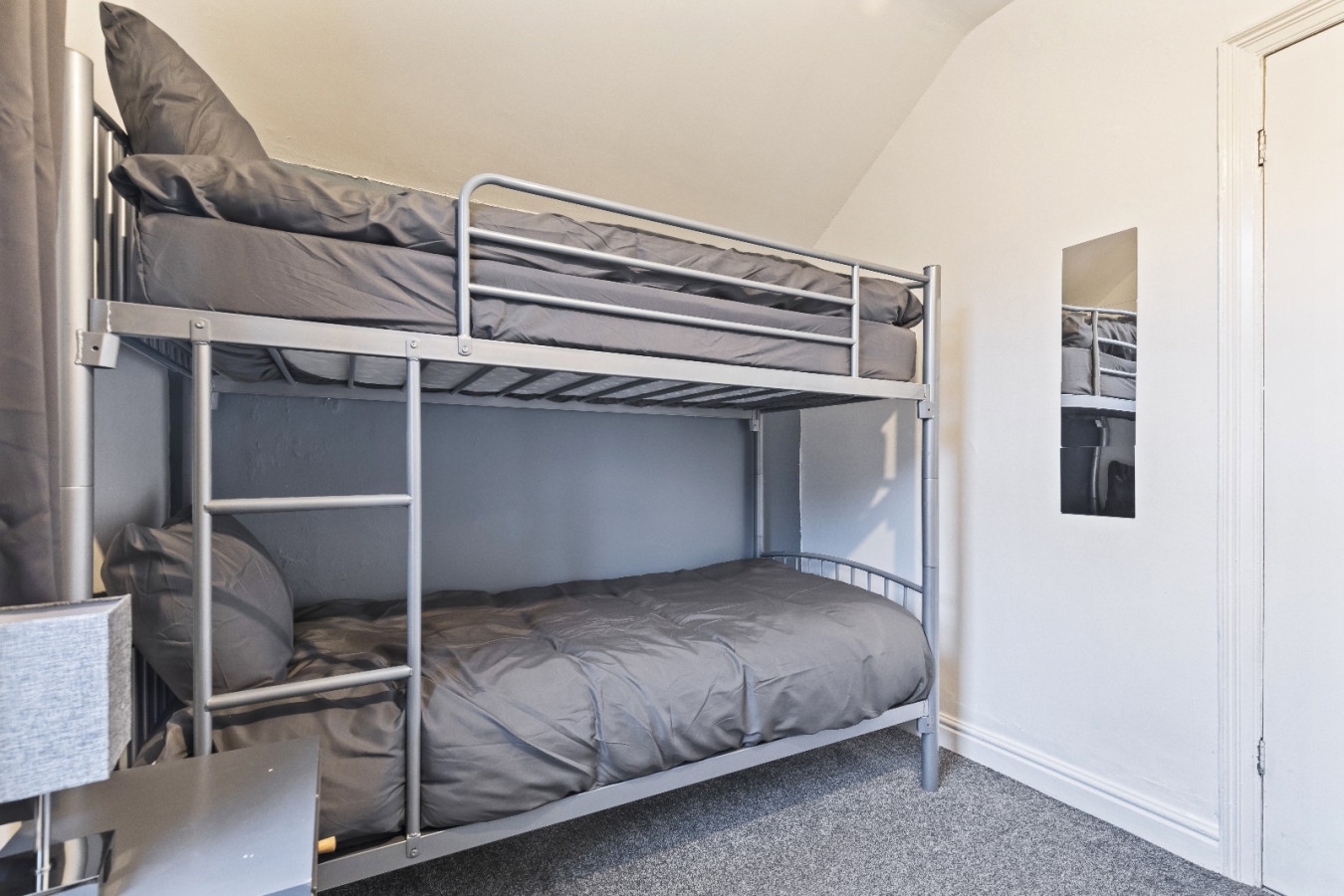 City Centre House, Free Parking, Sleeps up to 13 in Radford Blvd, Radford, Nottingham NG7 3BS, UK - Property image 34 - VivreStays