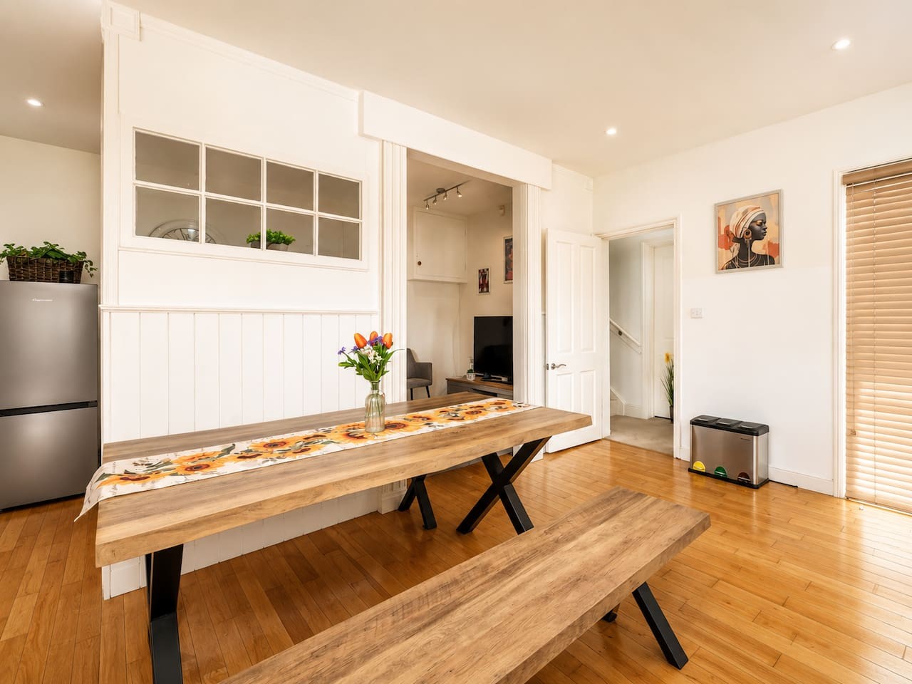 Rustic 2-Bed Bath Home | Sleeps 5 in Beaufort Lodge, London Rd, Bath BA1 6QB, UK - Property image 7 - VivreStays