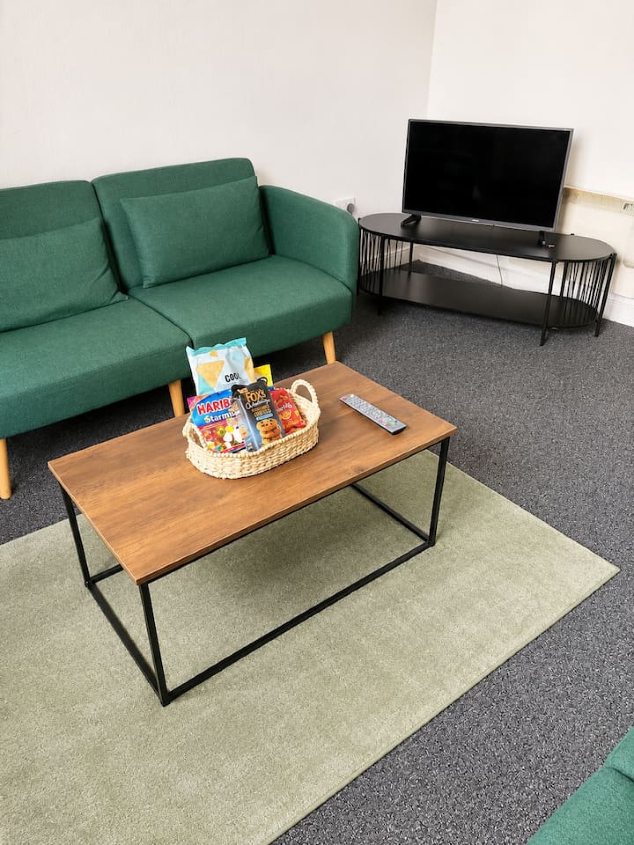 Cosy 1-Bed Barrow Stay | Sleeps 4 | Near Town in Schooner Street - Property image 6 - VivreStays