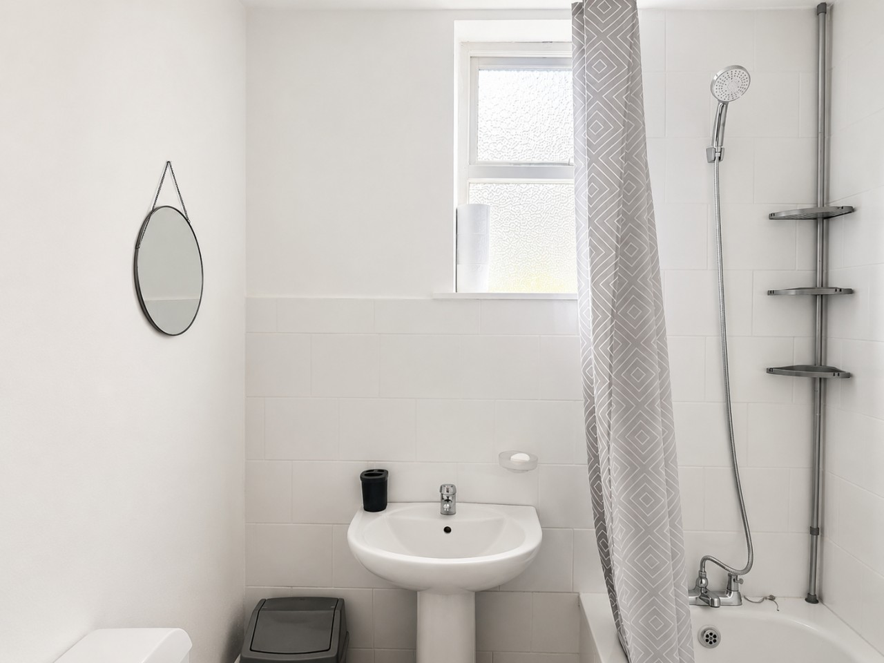 Contractor Stay near BAE | WiFi | Sleeps 4 in 2B Steamer St, Barrow-in-Furness LA14 2SG, UK - Property image 6 - VivreStays