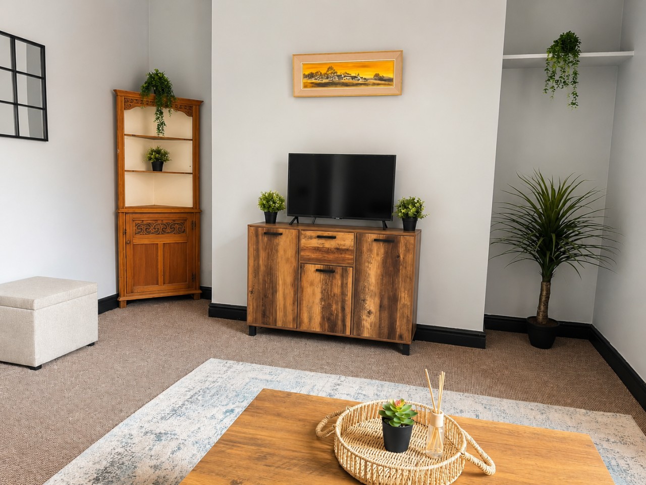 Contractor Stay near BAE | WiFi | Sleeps 4 in 2B Steamer St, Barrow-in-Furness LA14 2SG, UK - Property image 2 - VivreStays