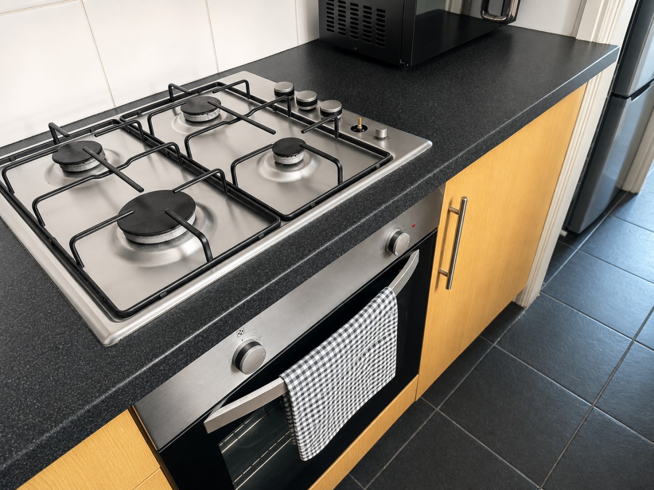 Contractor Stay near BAE | WiFi | Sleeps 4 in 2B Steamer St, Barrow-in-Furness LA14 2SG, UK - Property image 14 - VivreStays