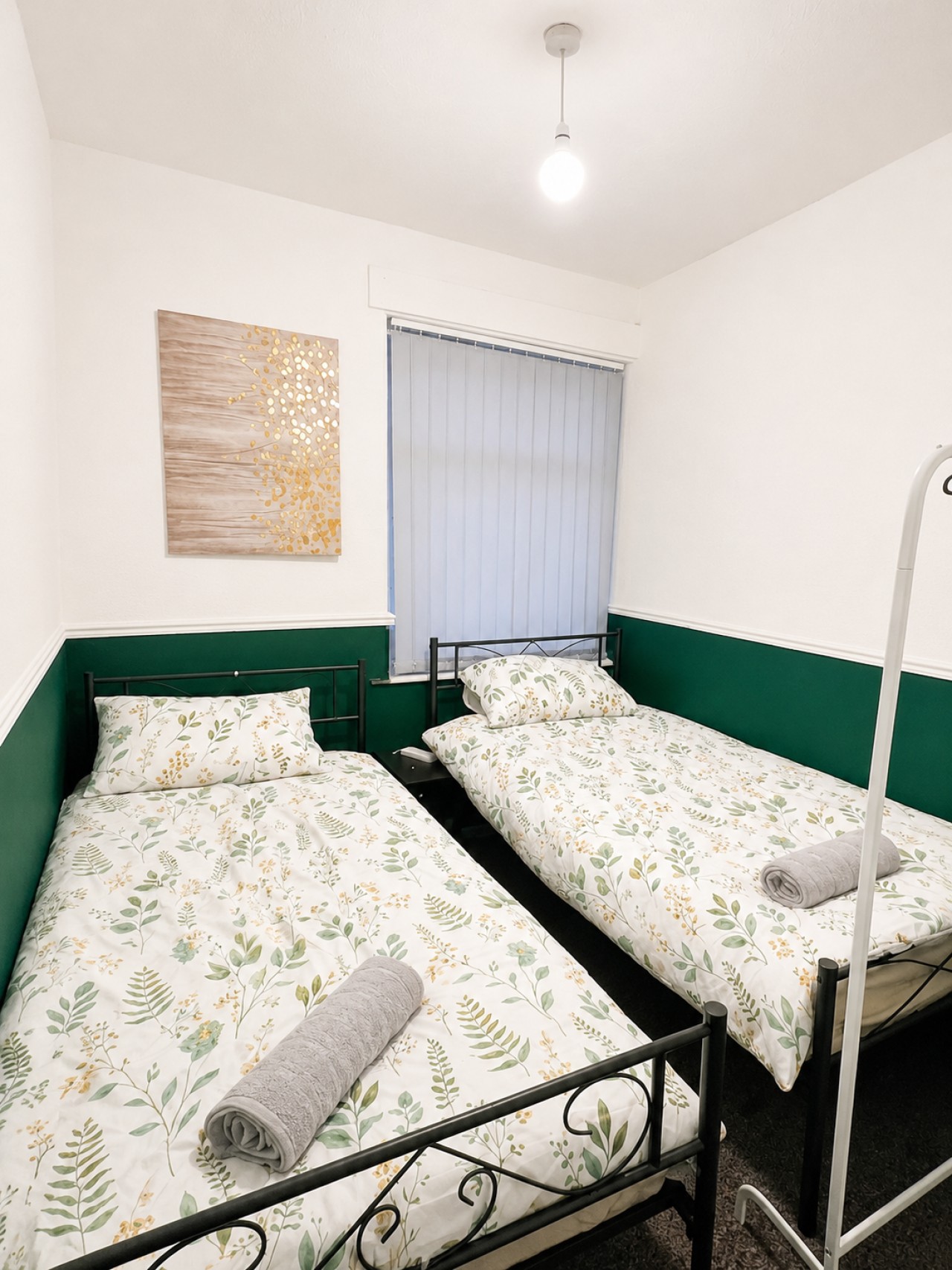 3BR Contractor Stay | Free Parking | Near Manchester in 298 Nel Pan Ln, Leigh WN7 5LJ, UK - Property image 8 - VivreStays