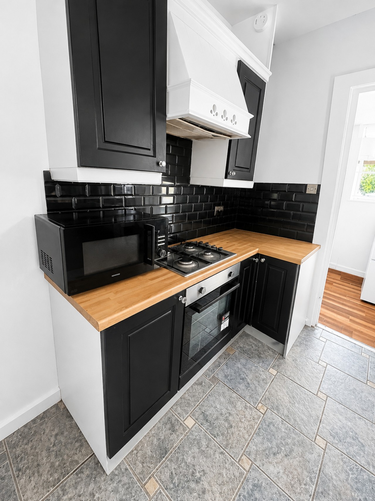 3BR Contractor Stay | Free Parking | Near Manchester in 298 Nel Pan Ln, Leigh WN7 5LJ, UK - Property image 11 - VivreStays