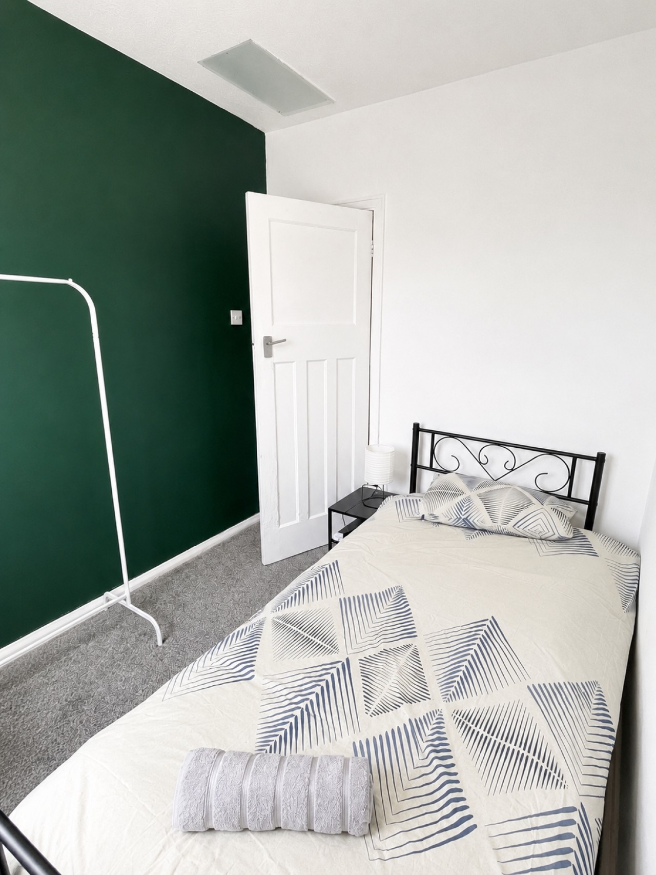 3BR Contractor Stay | Free Parking | Near Manchester in 298 Nel Pan Ln, Leigh WN7 5LJ, UK - Property image 6 - VivreStays