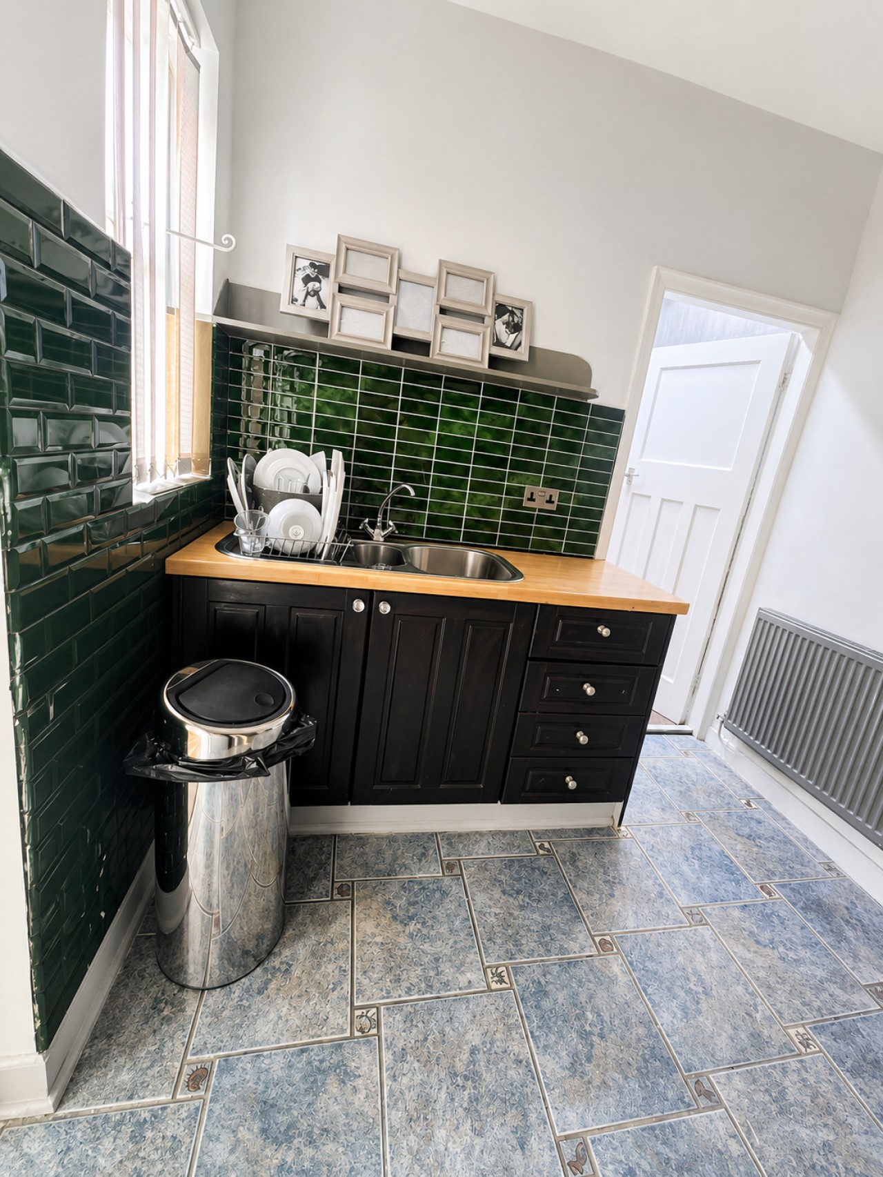 3BR Contractor Stay | Free Parking | Near Manchester in 298 Nel Pan Ln, Leigh WN7 5LJ, UK - Property image 10 - VivreStays