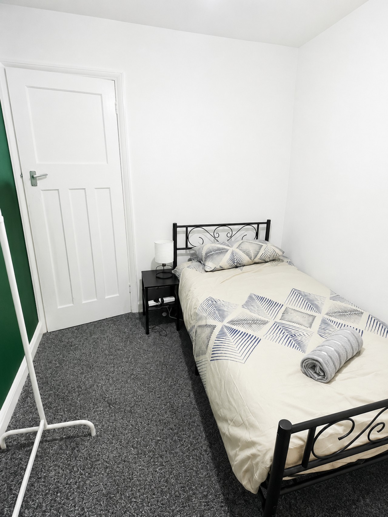 3BR Contractor Stay | Free Parking | Near Manchester in 298 Nel Pan Ln, Leigh WN7 5LJ, UK - Property image 7 - VivreStays