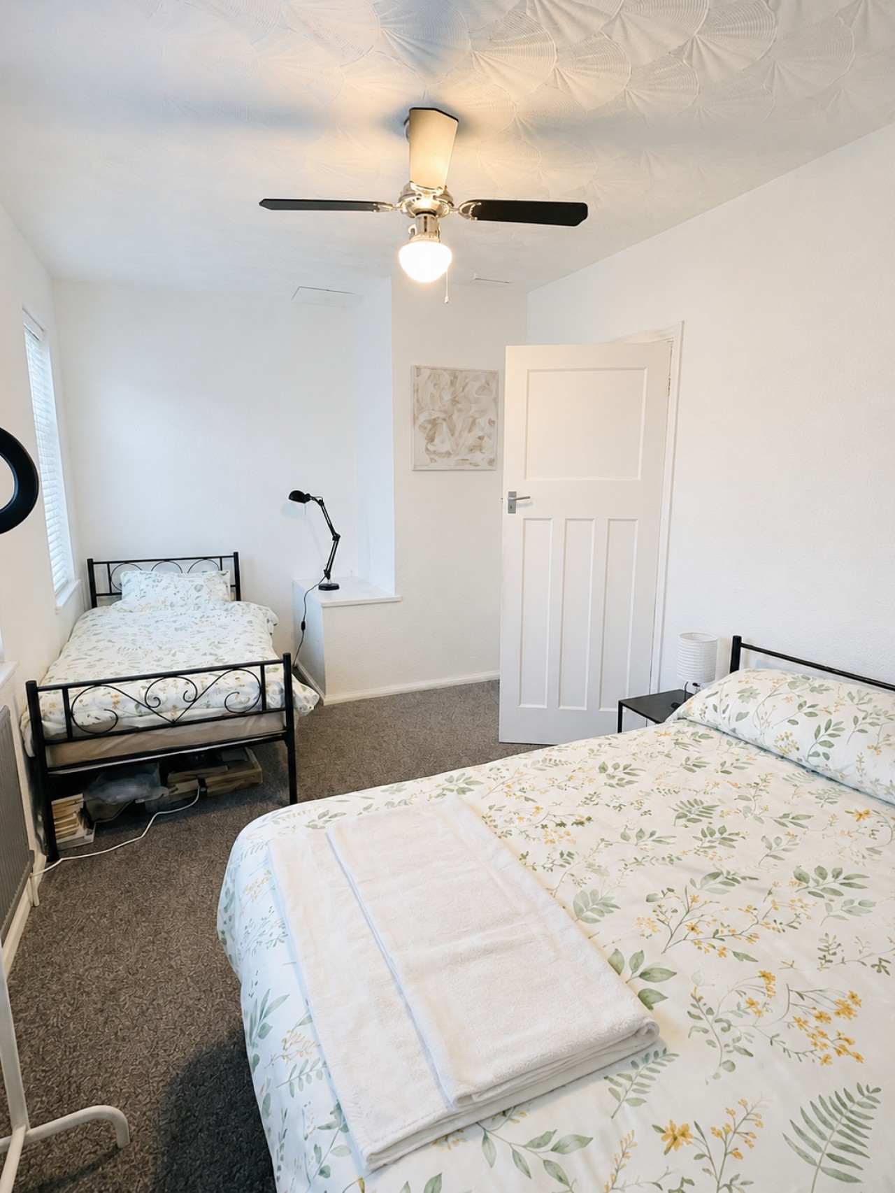 3BR Contractor Stay | Free Parking | Near Manchester in 298 Nel Pan Ln, Leigh WN7 5LJ, UK - Property image 5 - VivreStays