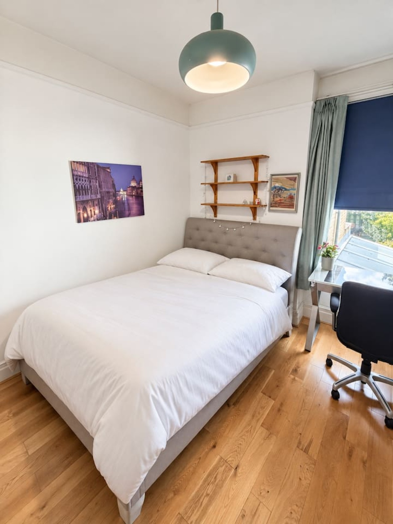 Wimbledon 3-Bed | Private Garden, Sleeps 6 in Strathearn Road - Property image 26 - VivreStays