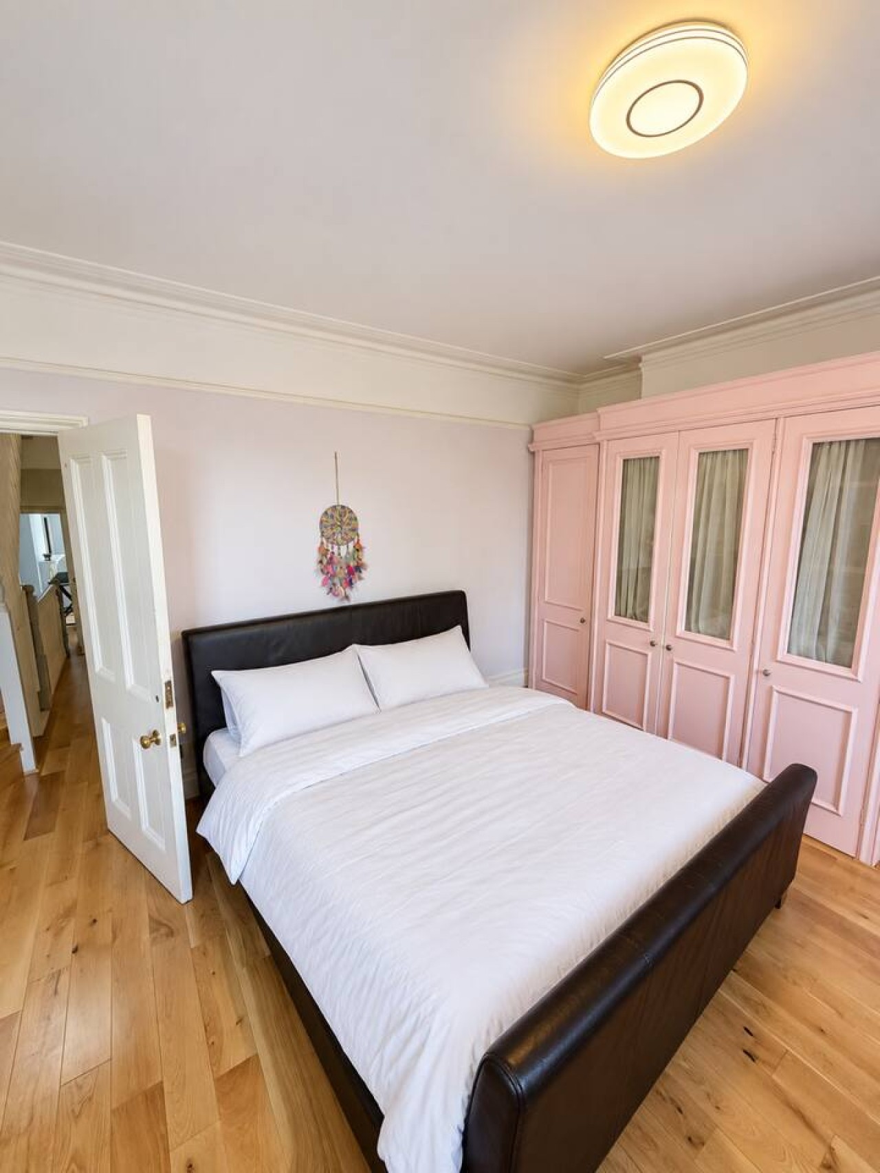 Wimbledon 3-Bed | Private Garden, Sleeps 6 in Strathearn Road - Property image 30 - VivreStays