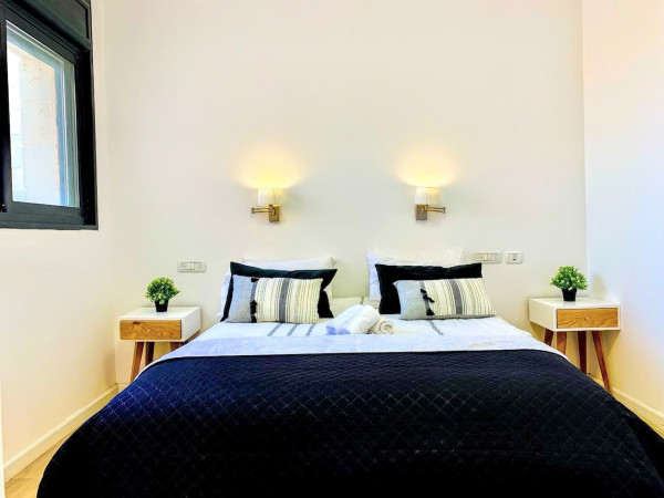 By Market • Charming Lightful 4BDR, Free Parking