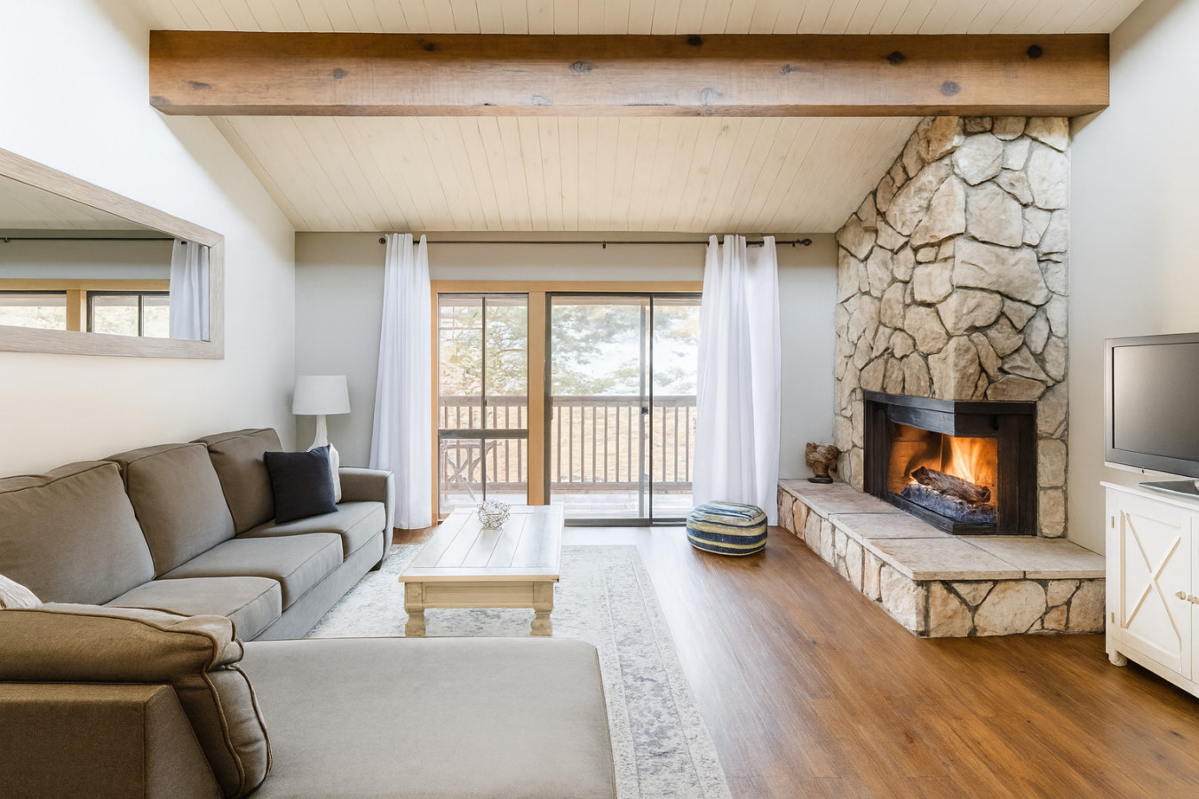 Feet From Slopes Remodeled Snow Summit Cabin