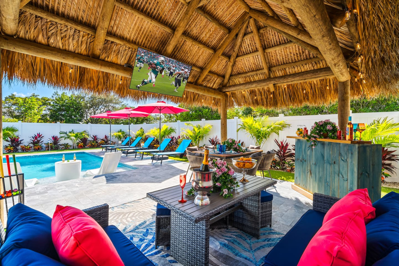 Tiki Hut, Htd Pool, Bar & Putting Greens Near Atlantic Avenue - Delray Beach, FL