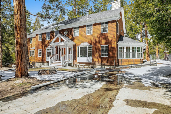 Ideal Spacious Mountain Home