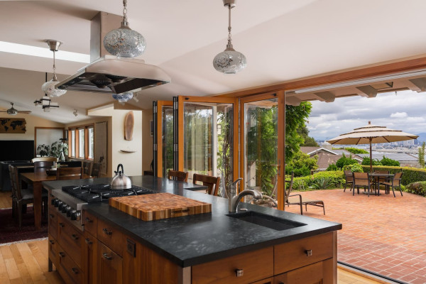 Elevated Luxury: Amazing Views from Hilltop Home