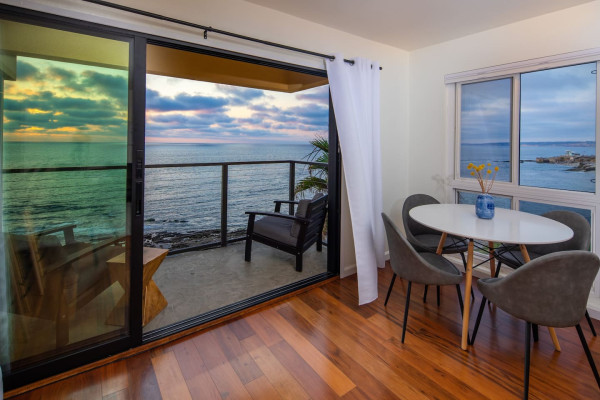 La Jolla Penthouse | Oceanfront Living & Sunsets