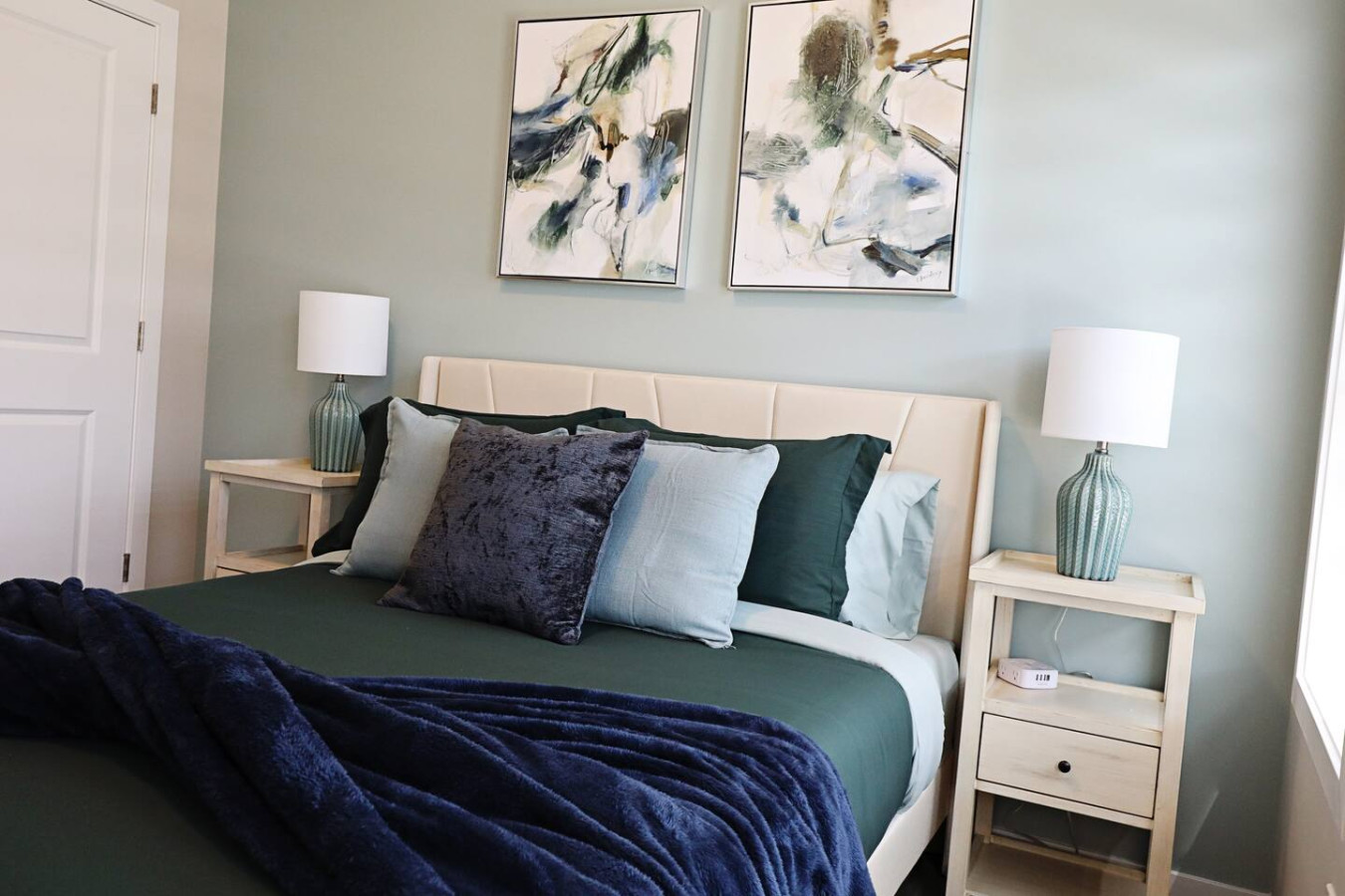 Stylish Escape With Modern Amenities - Charming Edgemont Haven - Kanada