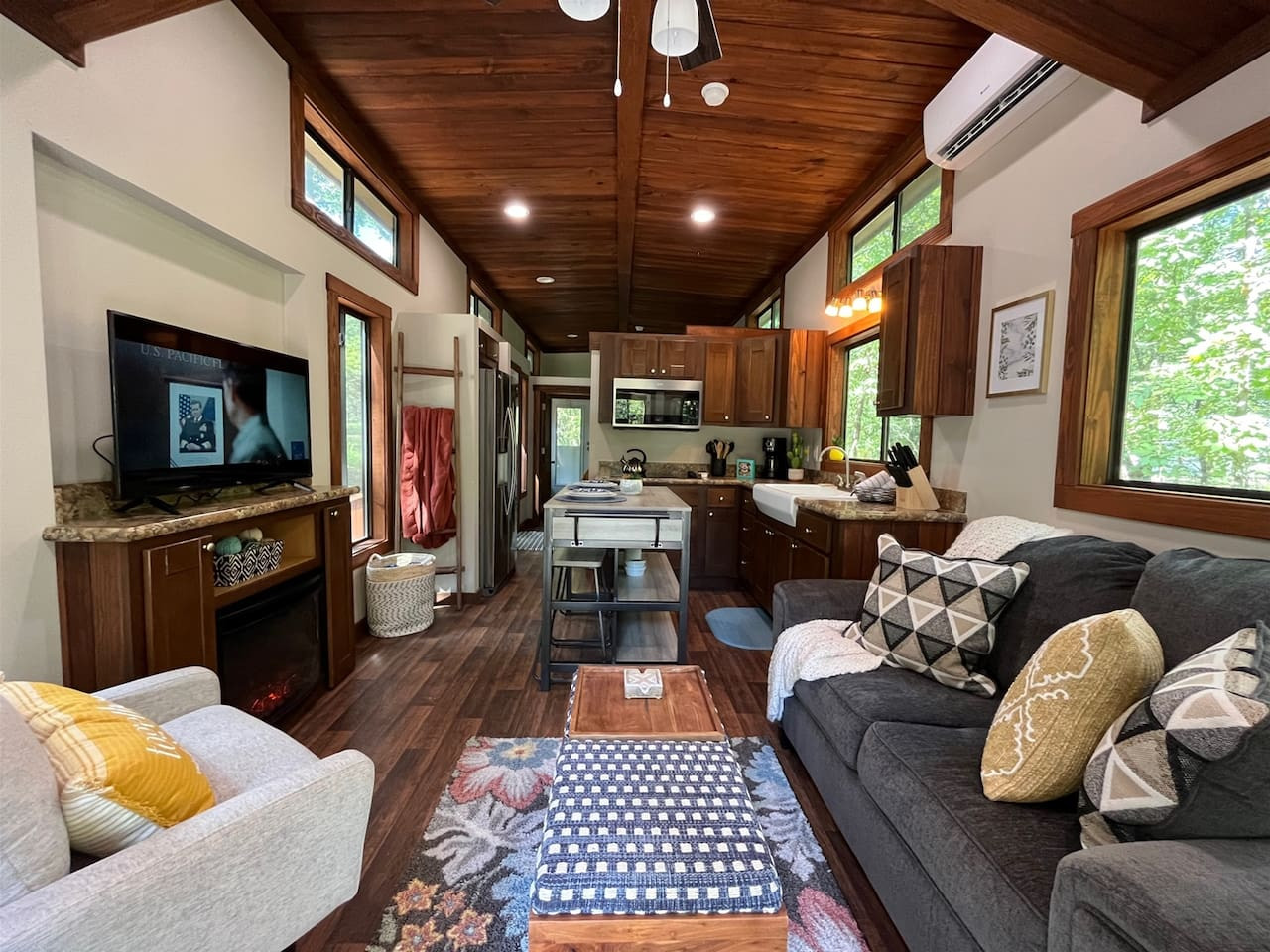 Snuggle Up-swimming Pool & Clubhouse - Tiny House - Oklahoma