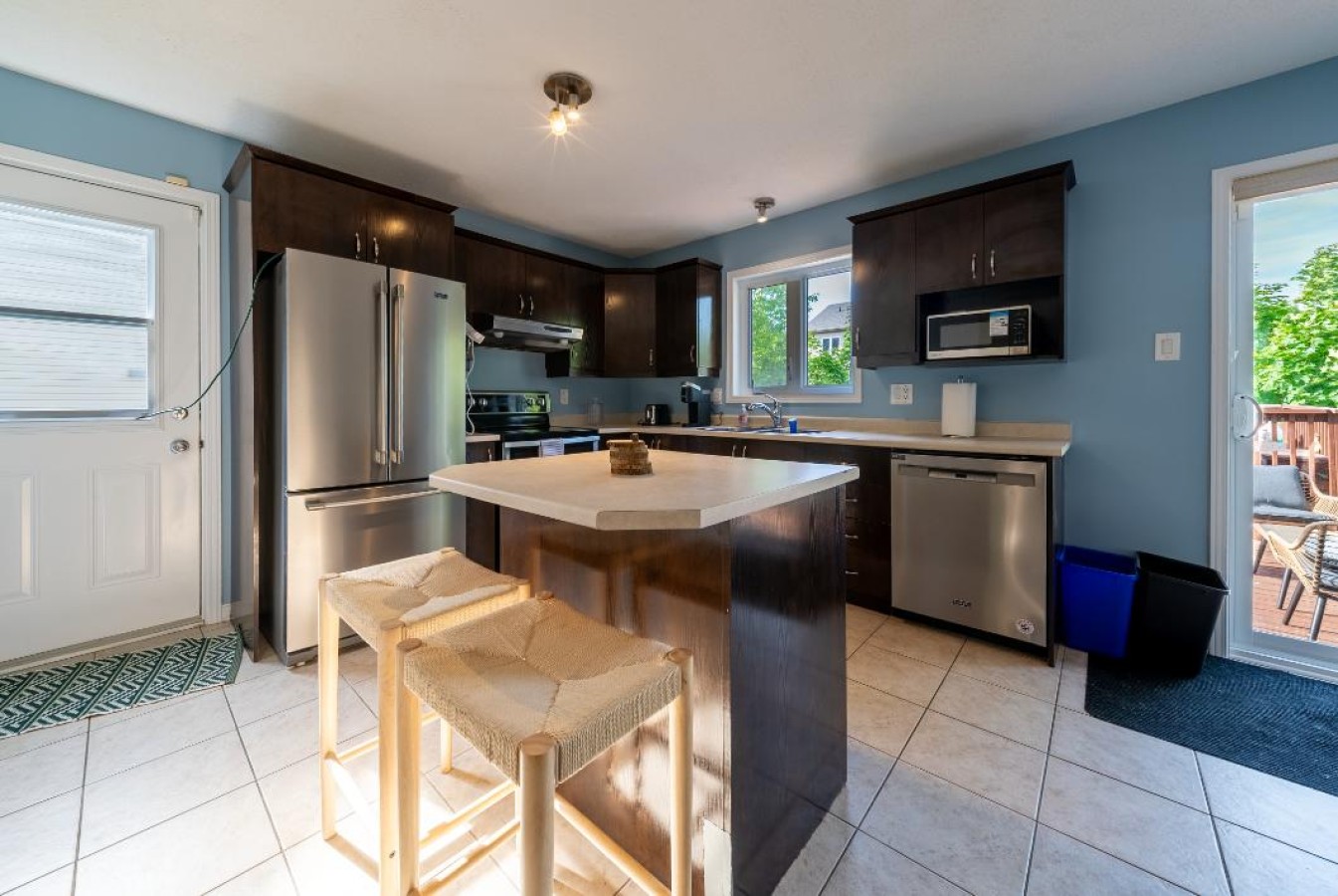 Pool, Bbq & Foosball | Spacious 4br Home - Ottawa