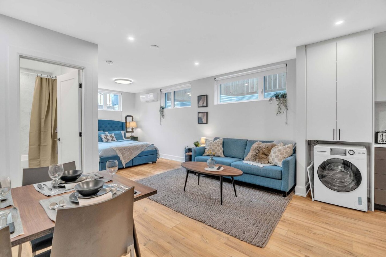 Modern Downtown Studio Retreat - Ottawa