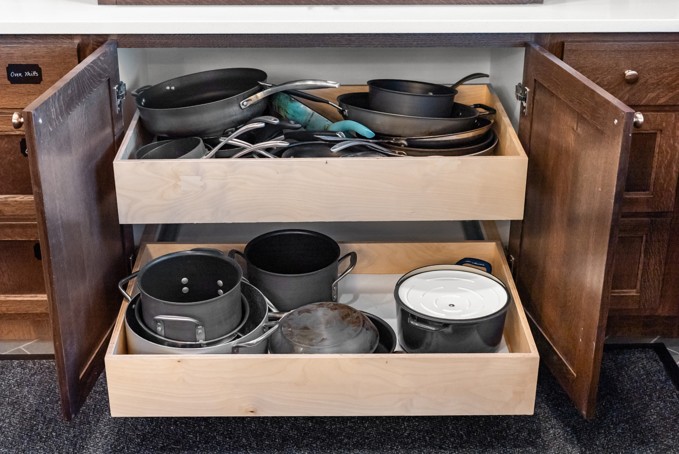 Designer, Fully Stocked Kitchen