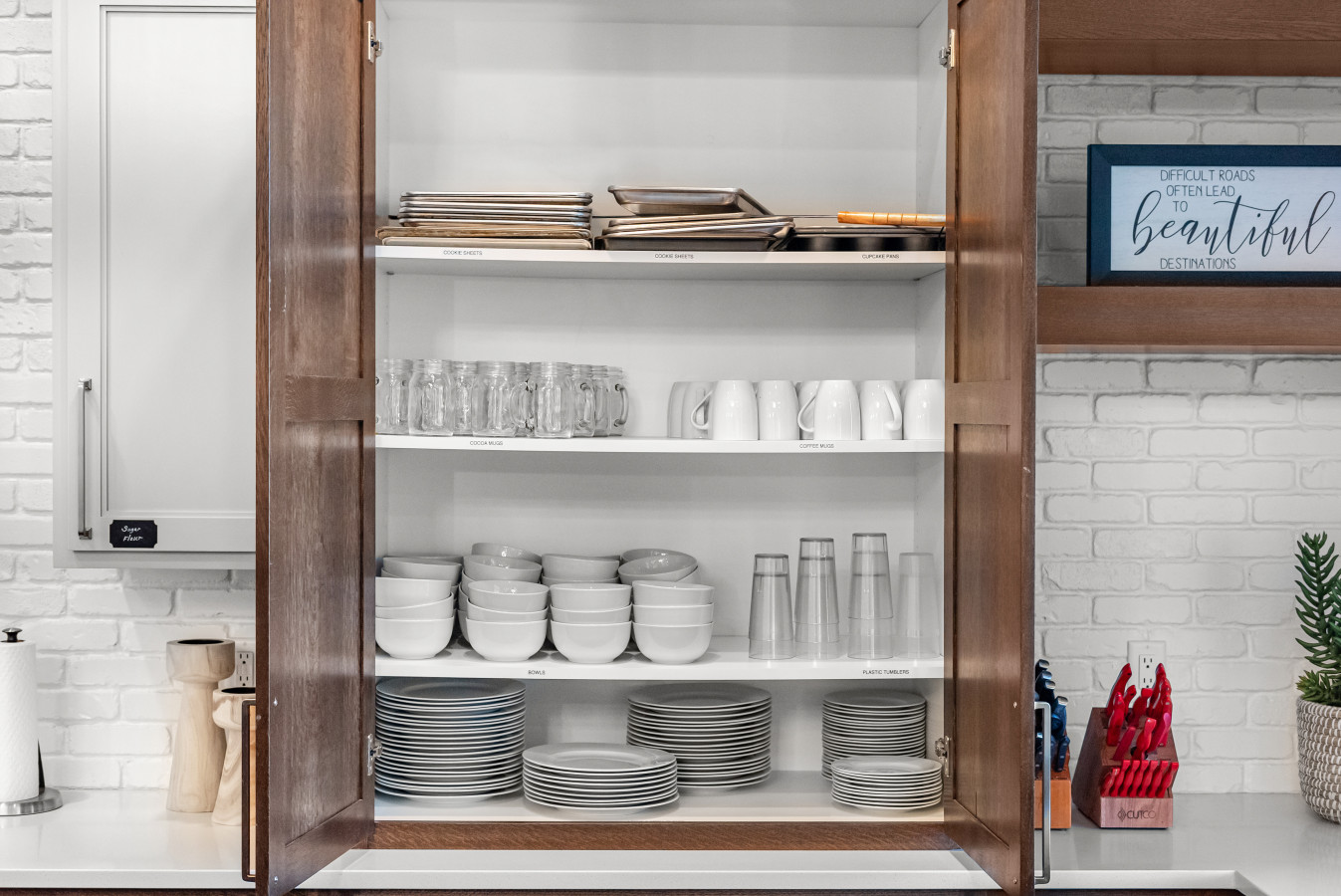 Designer, Fully Stocked Kitchen