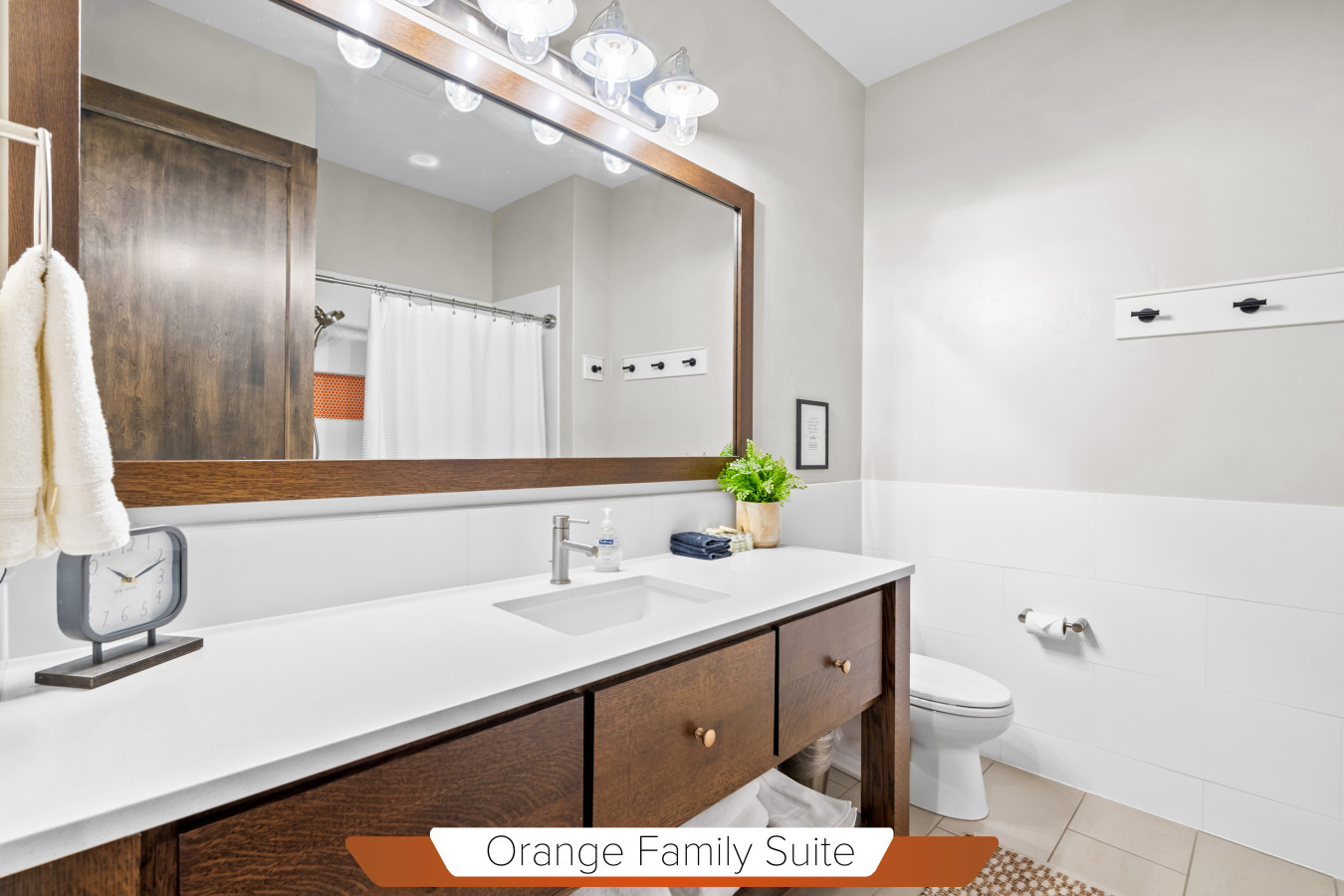 Orange Family Suite