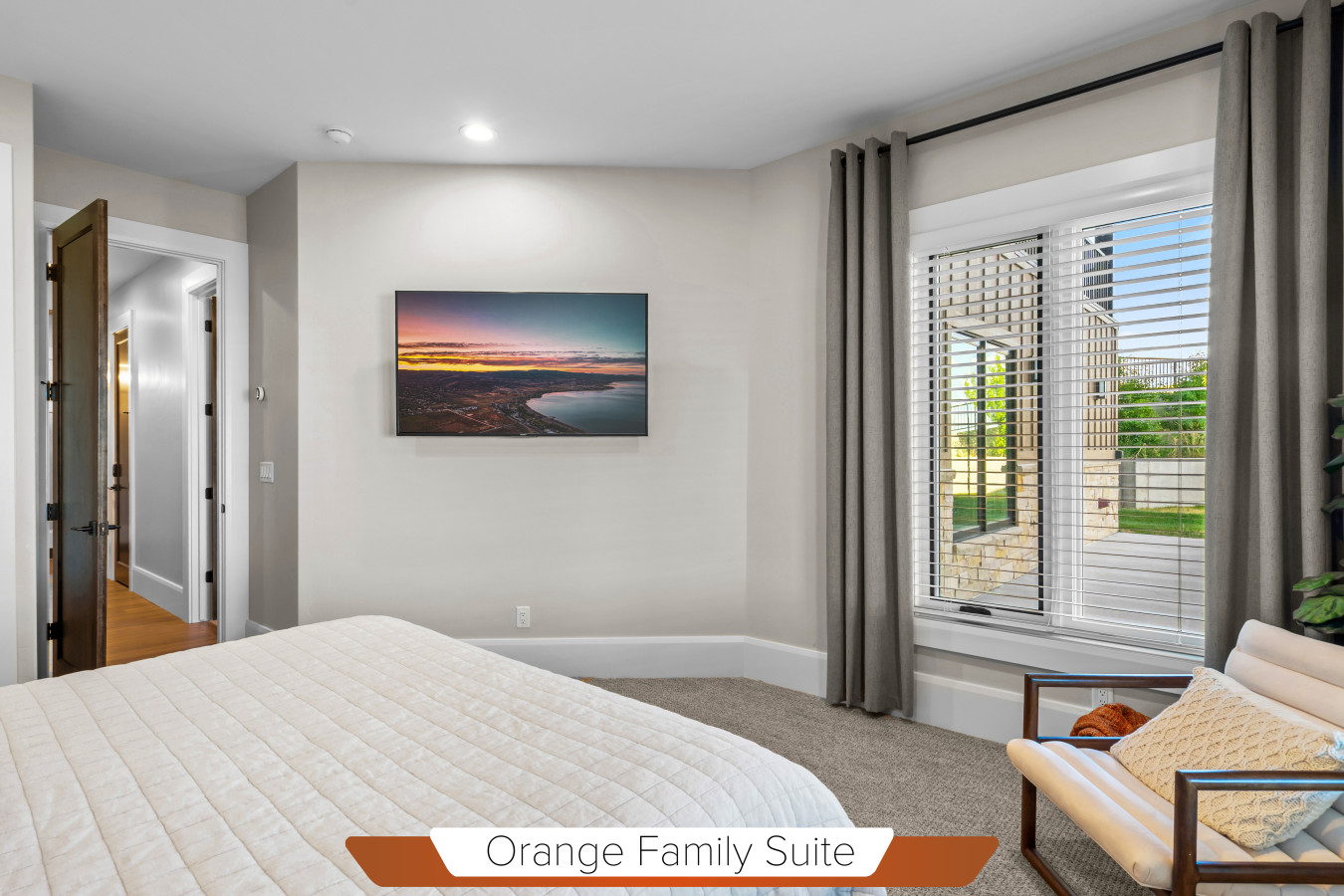 Orange Family Suite