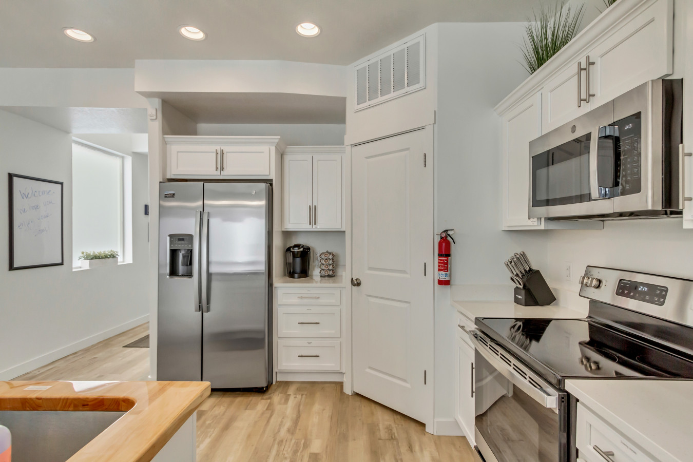 Bear Lake Table | Downtown Garden City Townhome 6
