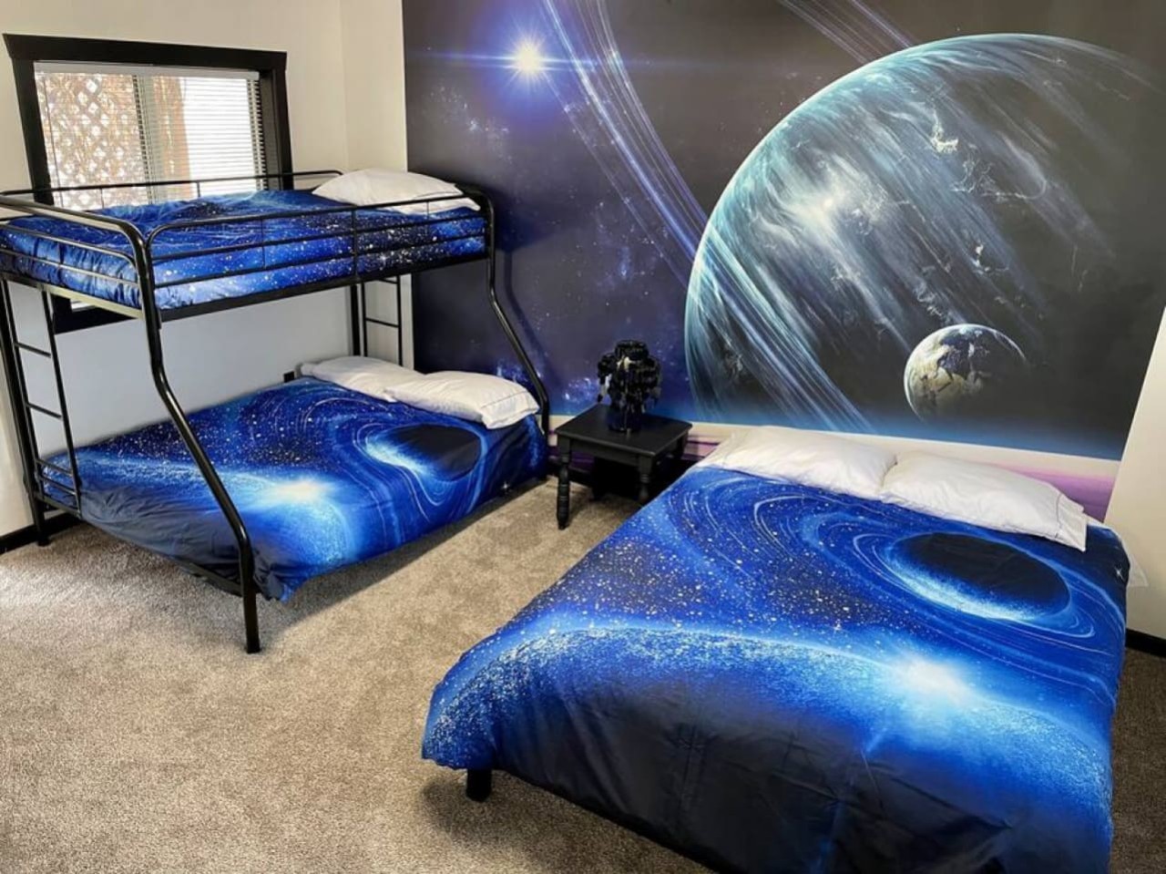 Cosmos Room w/bath - Room 2