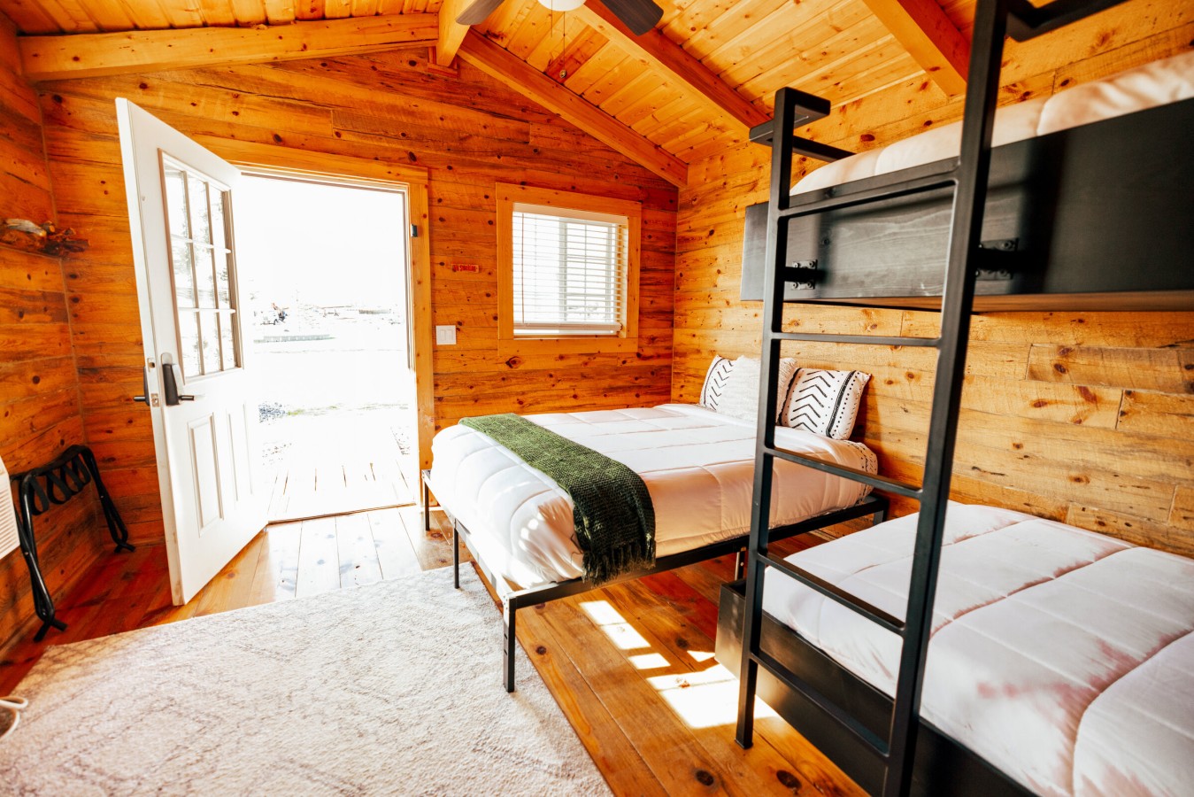 Bright cabin with private entry