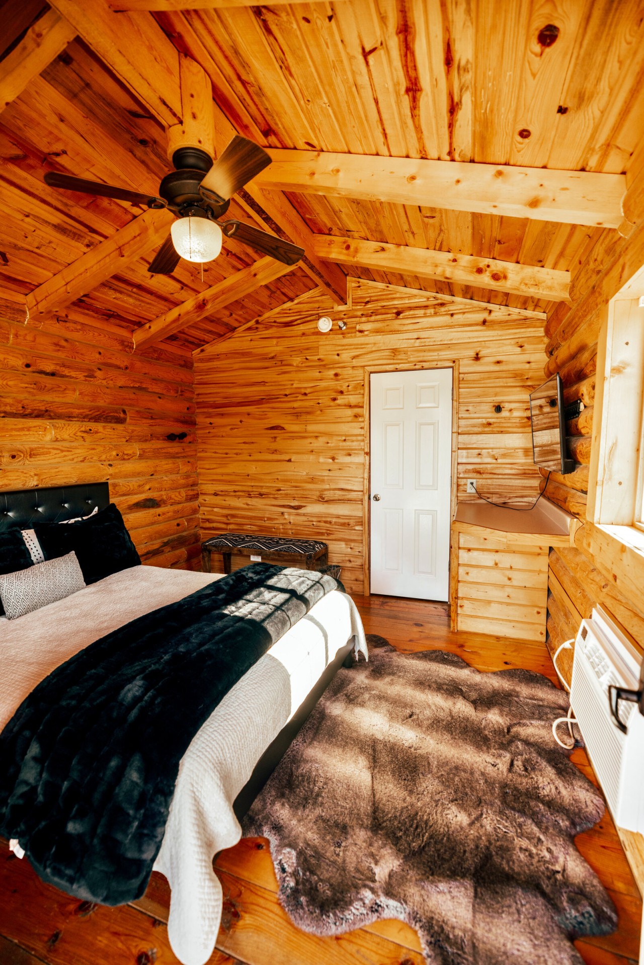 Cozy queen bedroom