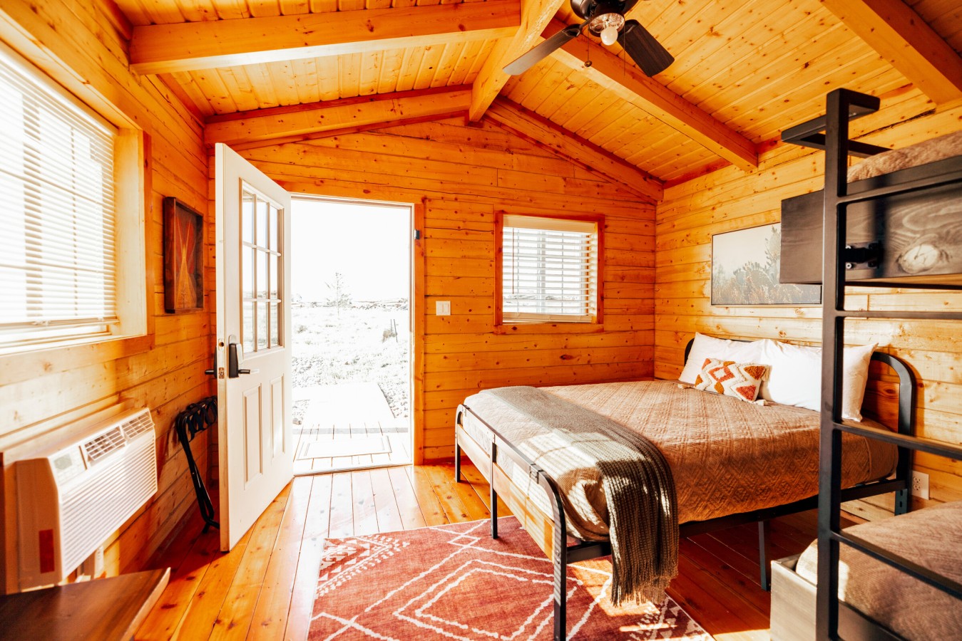 Bright cabin with private entry