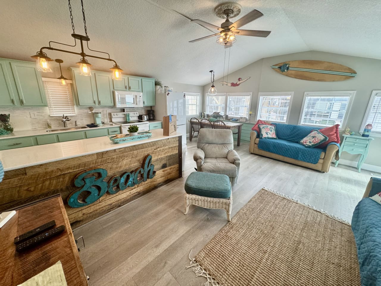 Spacious Beach Cottage With Golf Cart Access - Charming Family Haven - Surfside Beach, SC