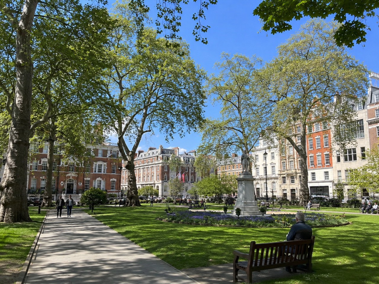 LuxuryLondonStays - Cosy Mayfair Hideout on Prestigious Street in St James's - Property image 21 - VivreStays