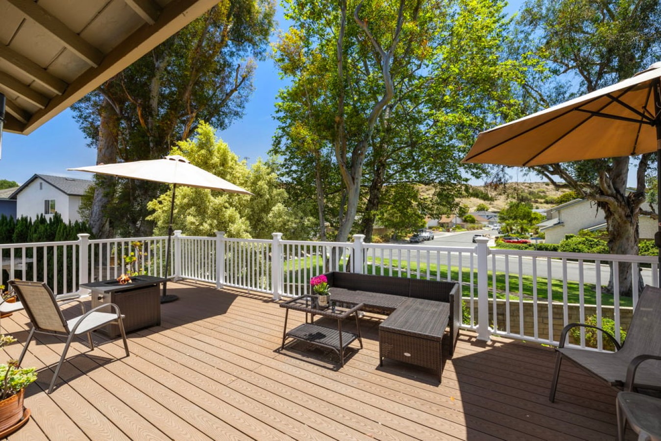 Stunning Home w/ Spa, Front & Back Yard, Huge View Deck, Outstanding Location