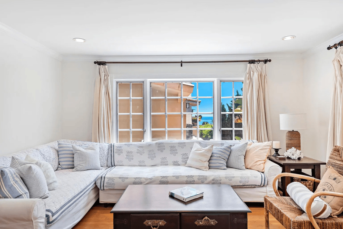 Luxurious Seaside Escape-85 Steps to the Beach-Panoramic Ocean Views