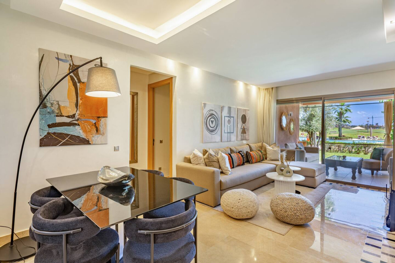 Elevated Elegance: A Stylish Golf Atlas Apartment