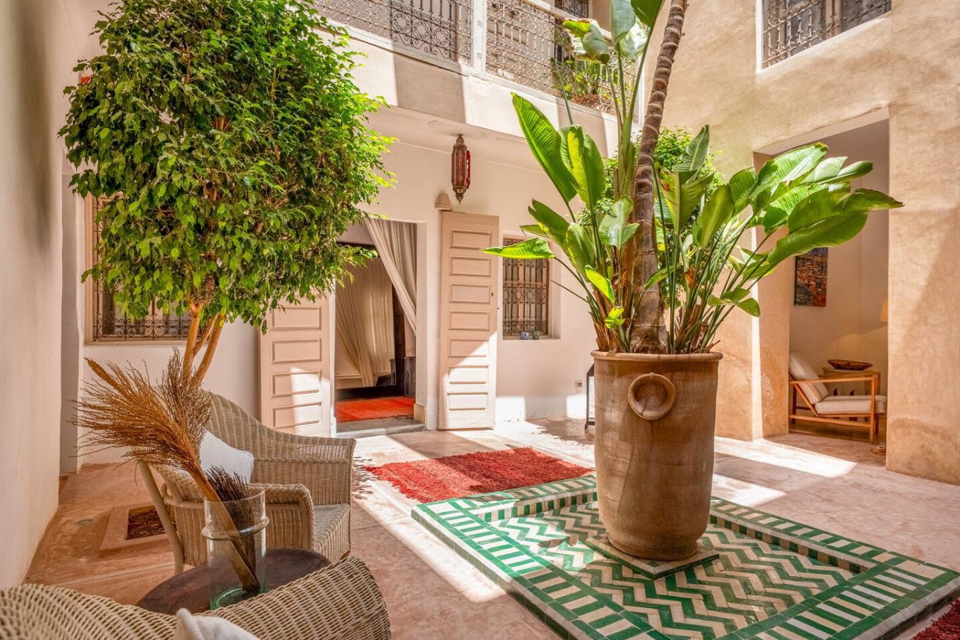 Luxury Kasbah Riad: Pool, 360° Views