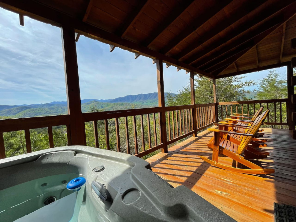 “Soaring Eagle” Log Cabin * Awesome View