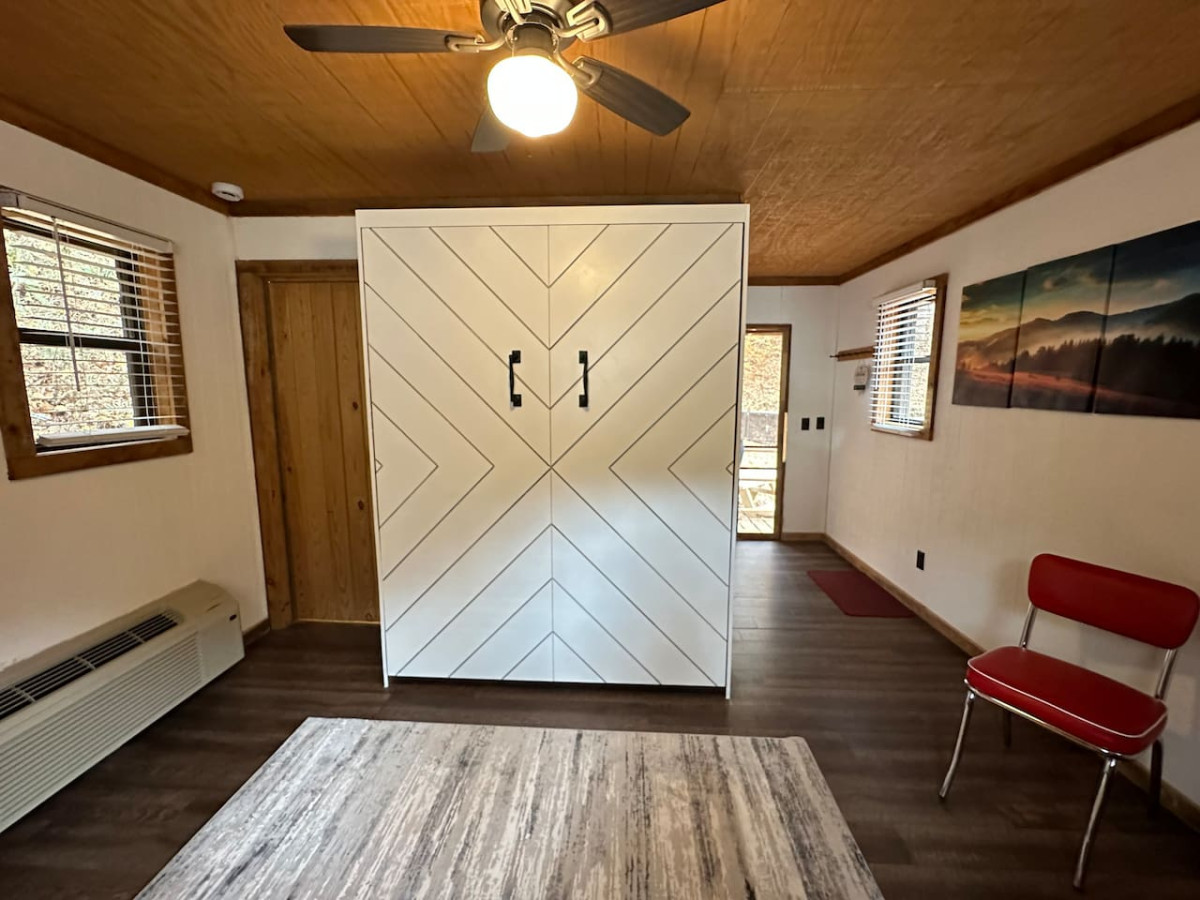 Luxury Tiny Cabin “Sly Fox"