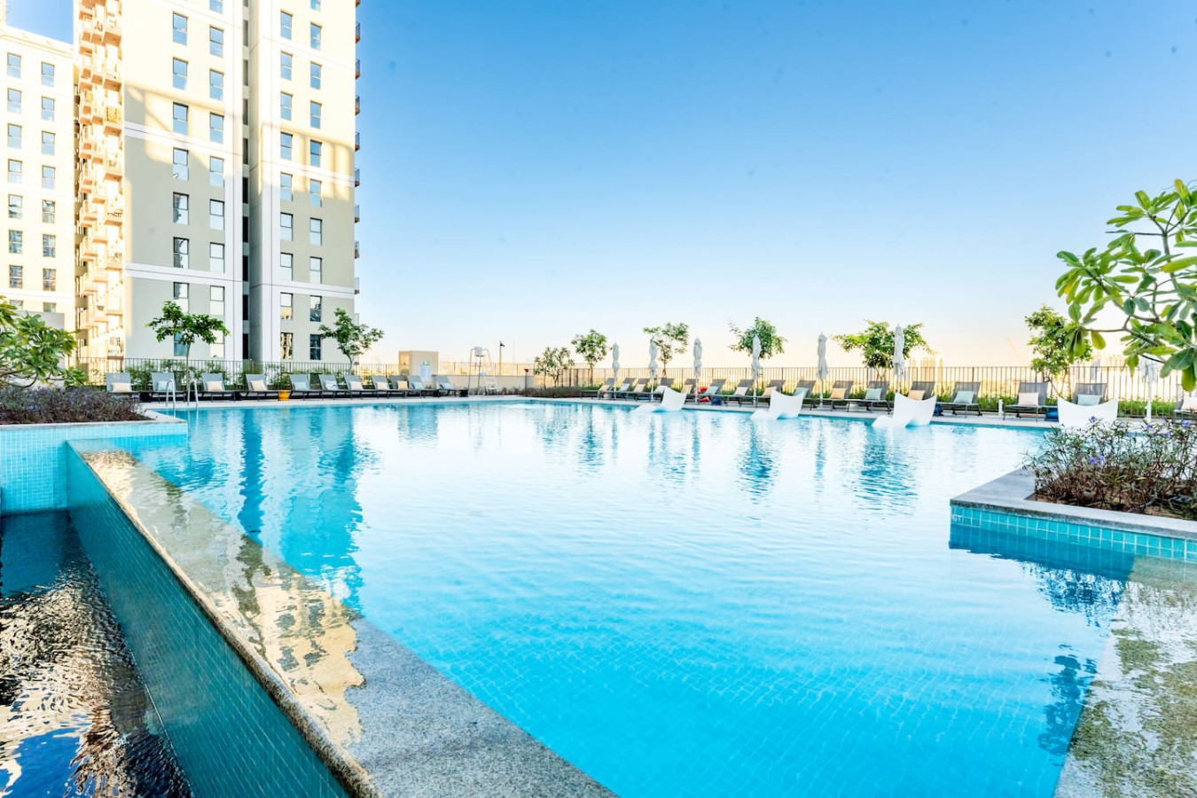 Lux 1BR | Next to Dubai Hills Mall | Socio Tower