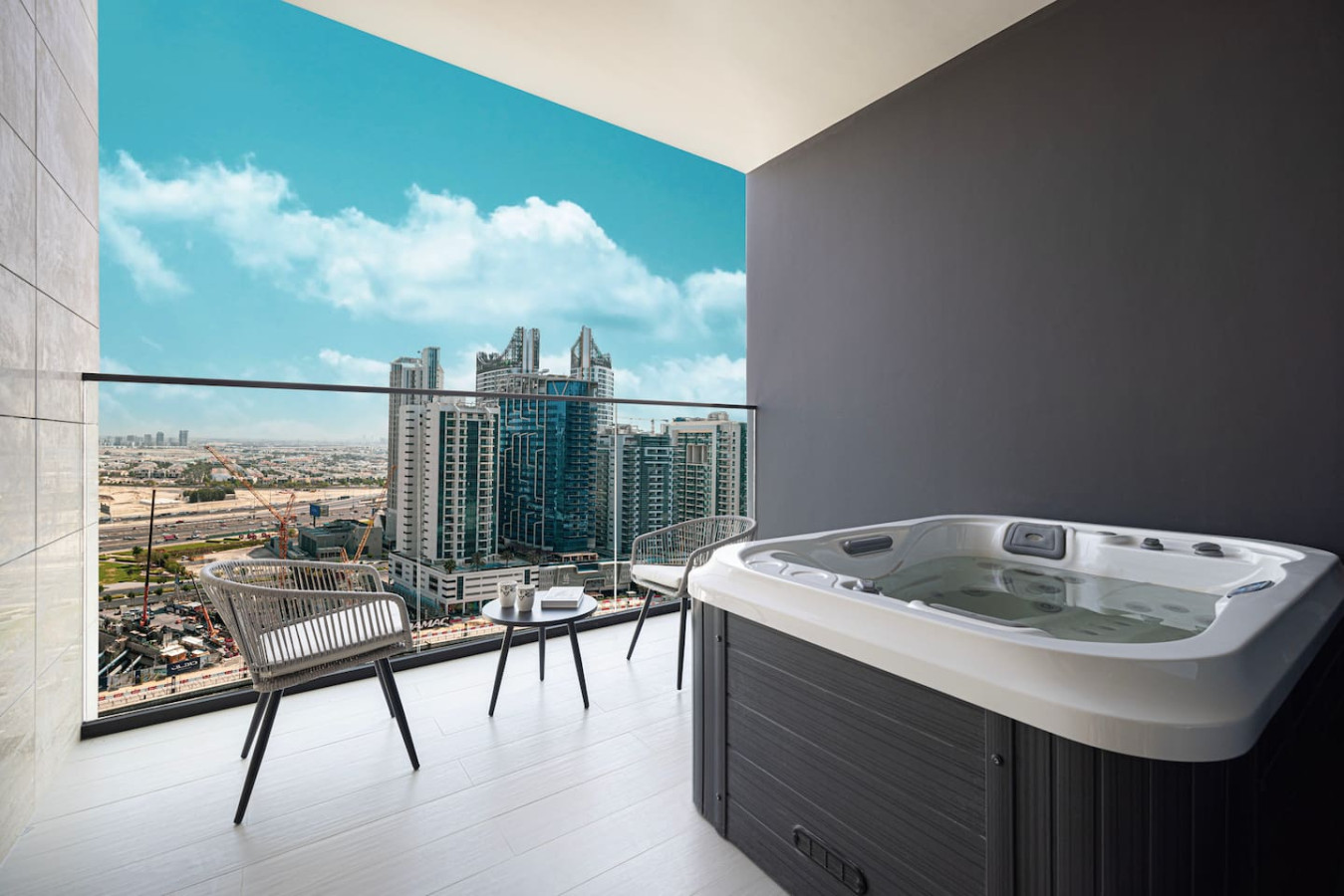 New Studio in Business Bay with private Jacuzzi