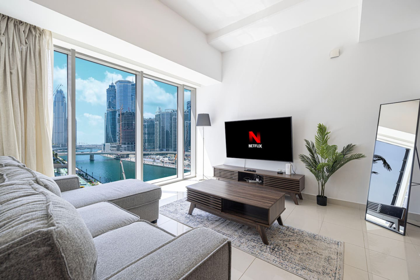 1BR with Canal View in Business Bay in West Wharf